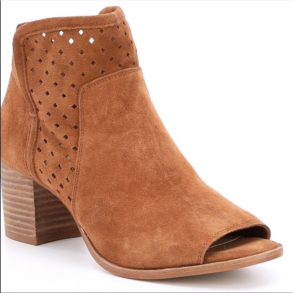 Gianni Bini open-toe boots